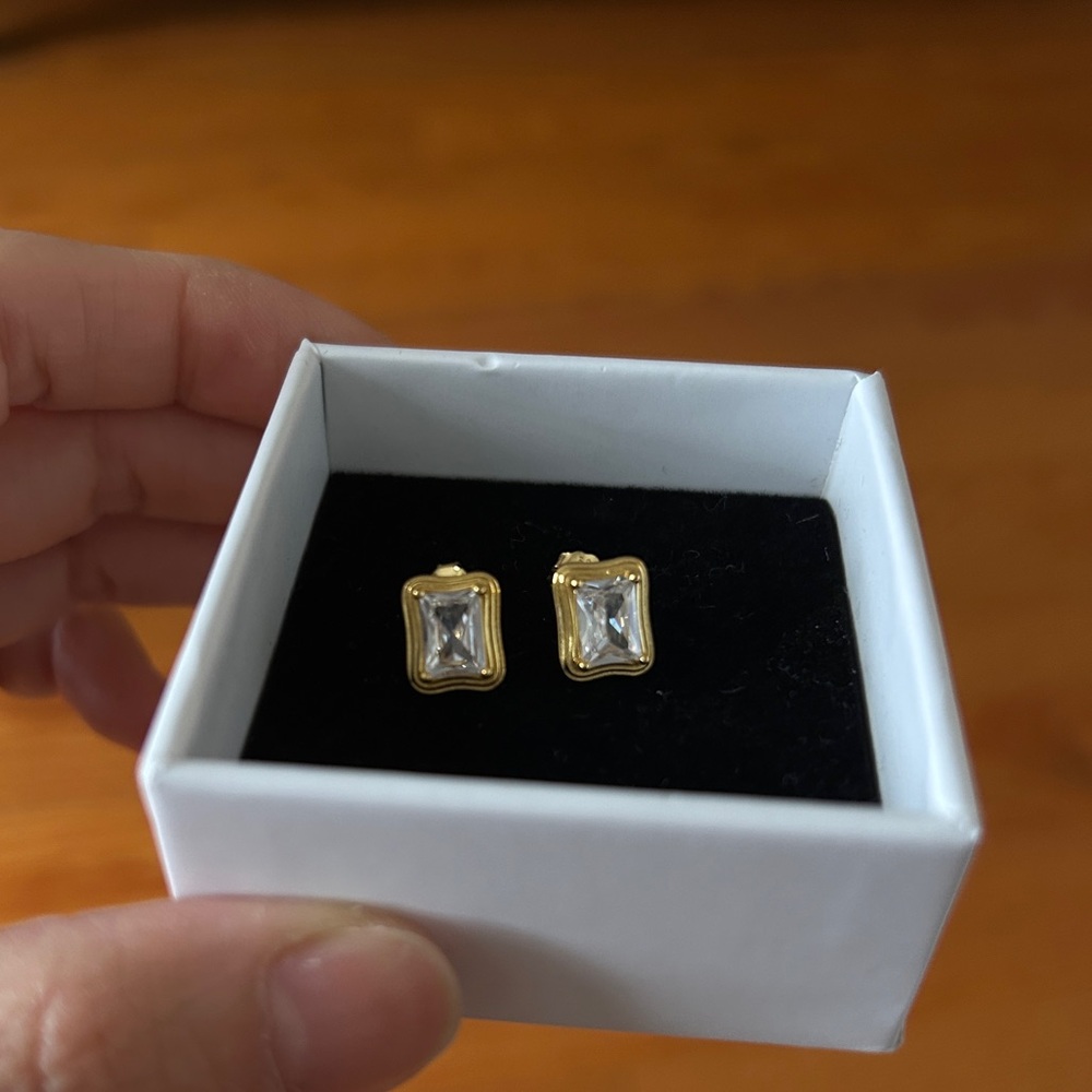 Earring